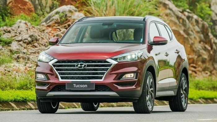Hàng loạt mẫu ô tô rục rịch tăng giá trở lại
