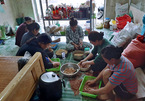 ‘Cả làng’ gọi nhau nhóm bếp, nấu nghìn suất xôi gửi vùng lũ lụt