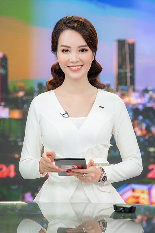 MC Thụy Vân lên sóng VTV sau tin đồn nghỉ việc