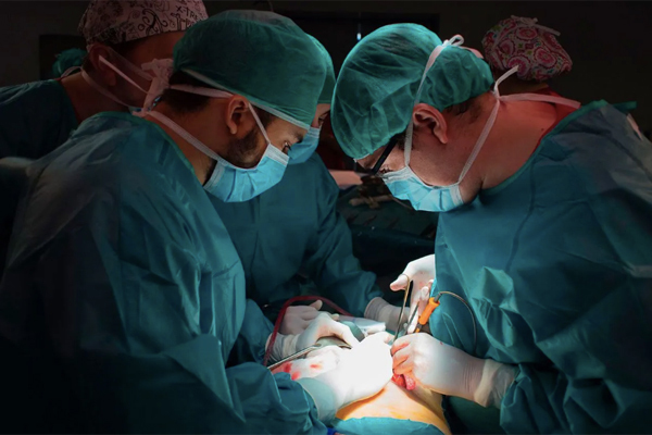 Lá gan qua 100 tuổi vẫn sống tốt trong cơ thể cô gái ngoài 20