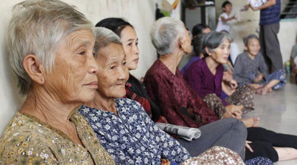 Việt Nam là nước đầu tiên dịch sách Hướng dẫn chăm sóc người cao tuổi của WHO