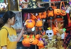 Halloween toys flood Hang Ma street