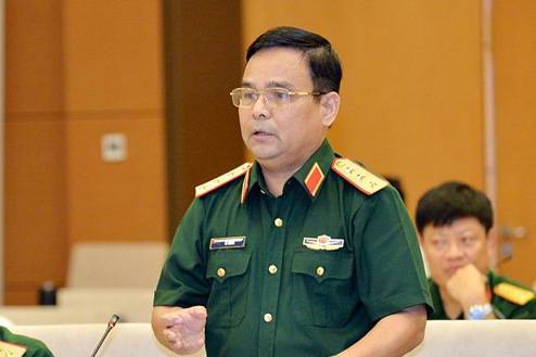 Tướng Lê Chiêm nói rõ việc cán bộ cơ sở chia nhau lương khô cứu trợ