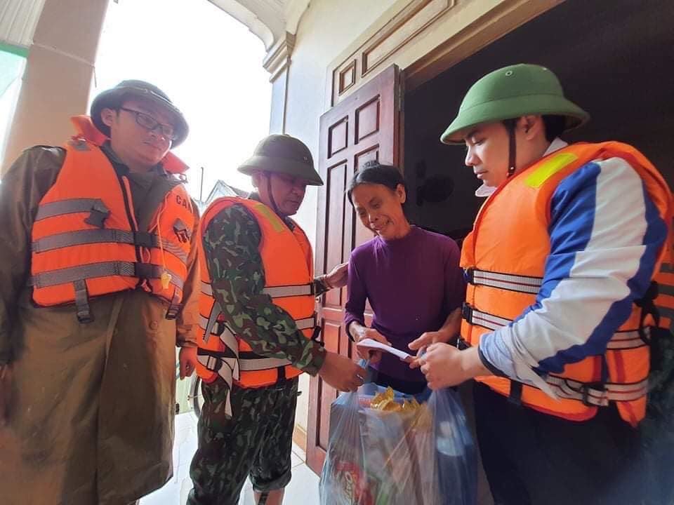 Bốn tỉnh miền Trung đón nhận hơn 150 tỷ cứu trợ lũ lụt