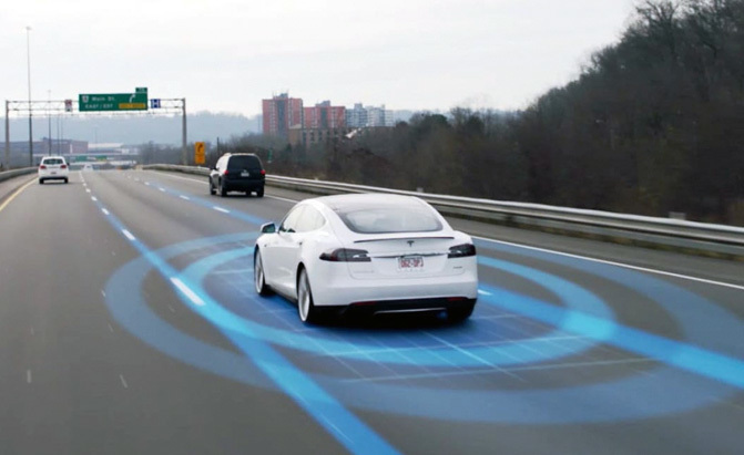 Tesla tăng giá hệ thống tự lái hoàn toàn trên ô tô điện