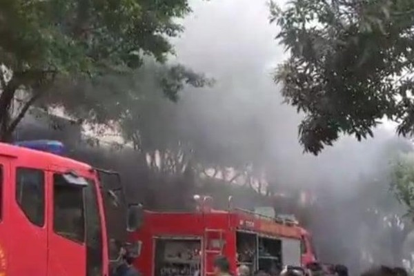 Cháy tầng hầm chung cư Đại Thanh, hàng trăm người tháo chạy