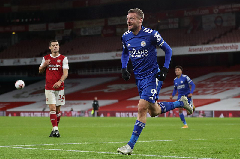 Vardy lập đại công, Leicester xuất sắc hạ gục Arsenal