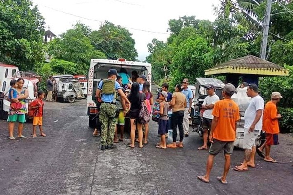 Bão lớn đổ bộ, Philippines sơ tán hàng ngàn dân