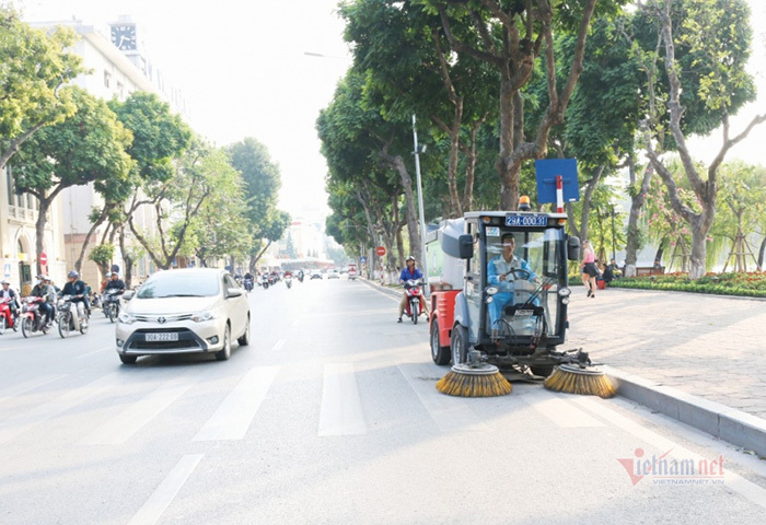 Bộ tứ ô tô bình dân biển số 'ngũ linh' đang được săn đón trên mạng