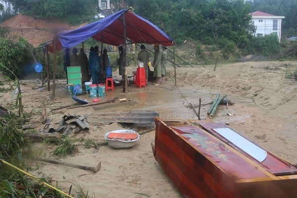 Quảng Bình rút ngắn thời gian Đại hội Đảng bộ tỉnh để khắc phục hậu quả lũ lụt