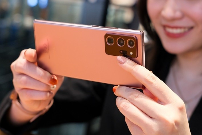 5 tính năng iPhone 12 vẫn nên “mượn” từ smartphone Samsung