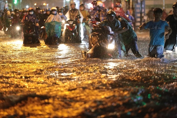 TP.HCM triển khai ứng phó bão số 9 ở khu vực giáp biển