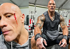 The Rock bị thương vì tập thể hình với xích nặng 23kg