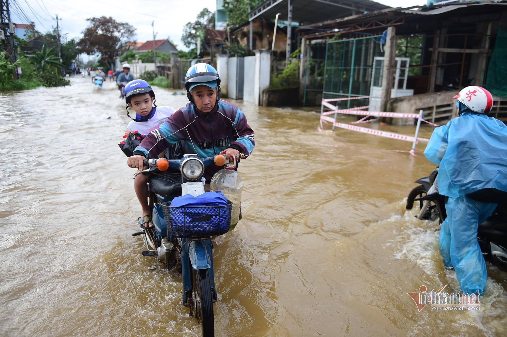 153 người chết, thiệt hại 2,7 nghìn tỷ đồng do mưa lũ trong tháng mười