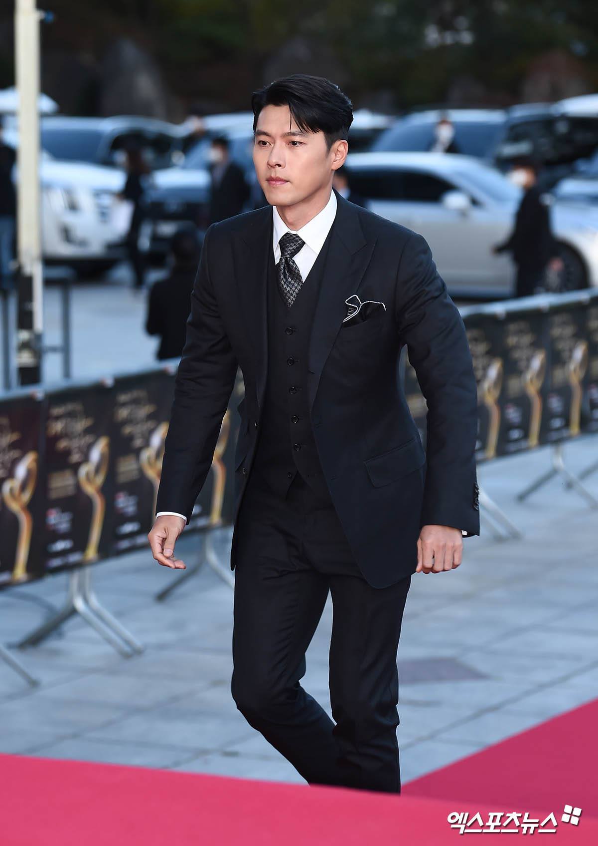 Hyun Bin nhận giải thưởng của Tổng thống Hàn Quốc