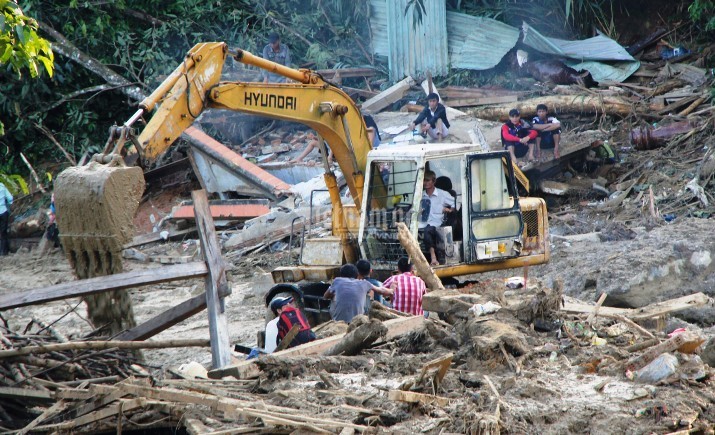 Hiện trường lở núi san phẳng ngôi làng ở Quảng Nam