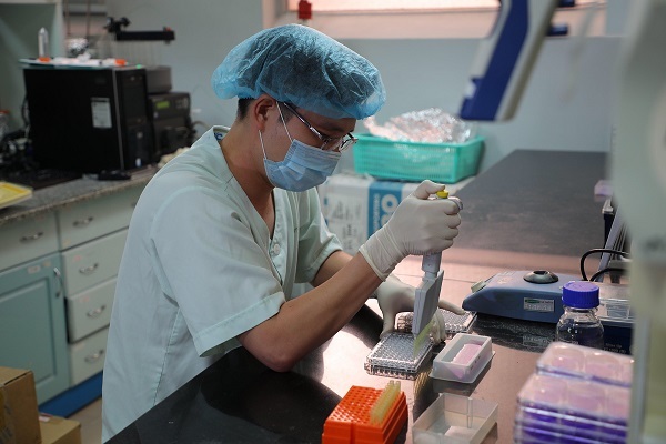 Việt Nam bắt đầu thử nghiệm vắc xin Covid-19 trên khỉ