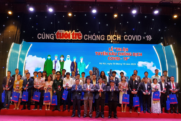 Tri ân 264 ‘chiến sĩ’ tuyến đầu chống Covid-19
