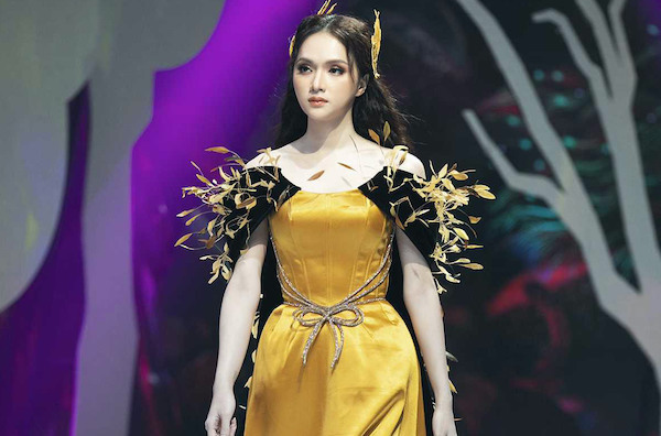 Hoa hậu Hương Giang diễn thời trang
