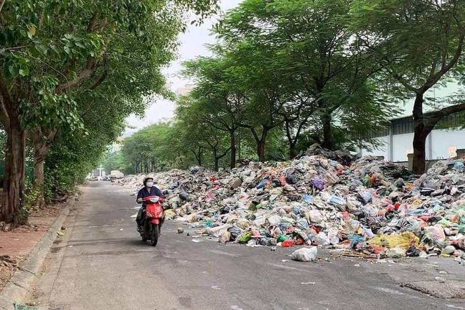 Thường trực Thành ủy Hà Nội chỉ đạo xử lý dứt điểm tồn tại ở bãi rác Sóc Sơn