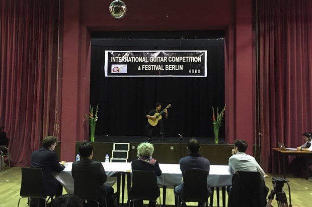 Vietnamese guitarist wins prize at Berlin competition