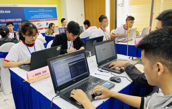 Vietnamese team tops qualifying round of ASEAN information security contest