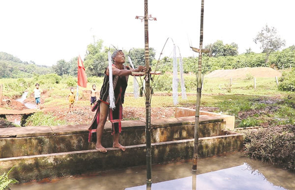 Unique water ceremony of the Jrai people