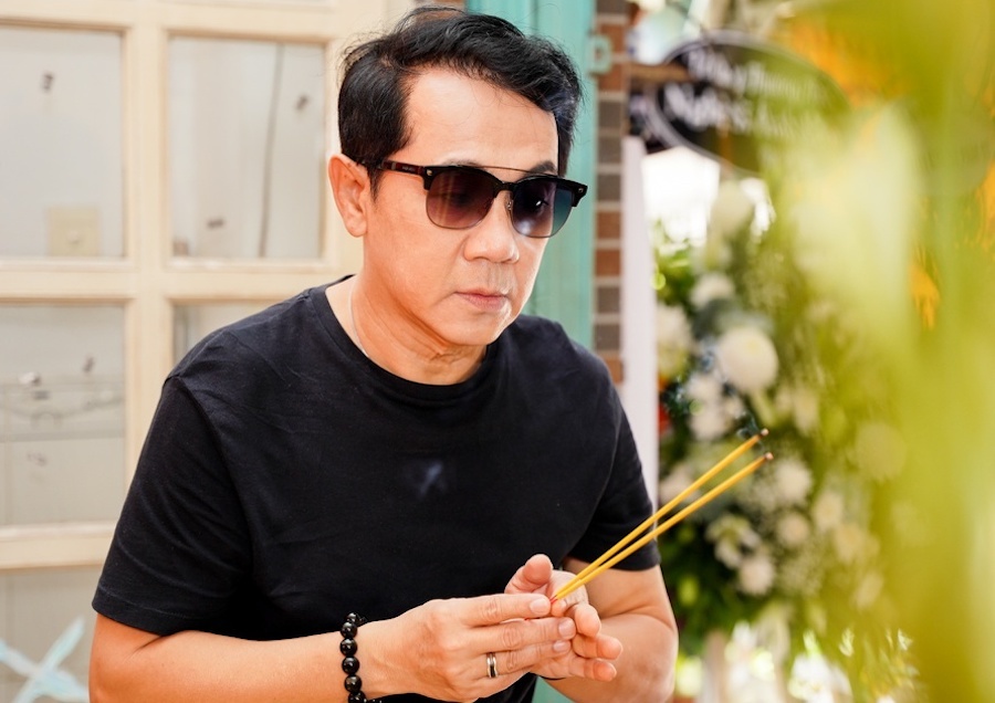 Trương Ngọc Ánh, Trịnh Kim Chi viếng diễn viên Ánh Hoa