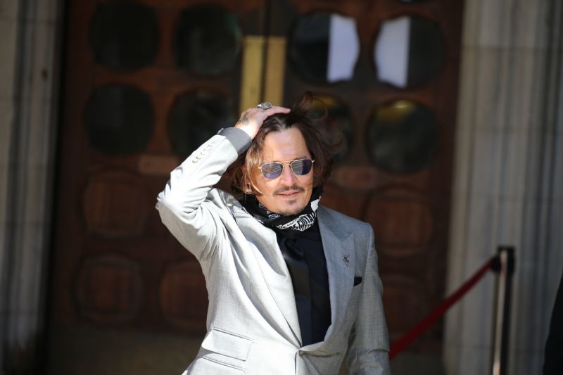 Diễn viên Johnny Depp thua kiện