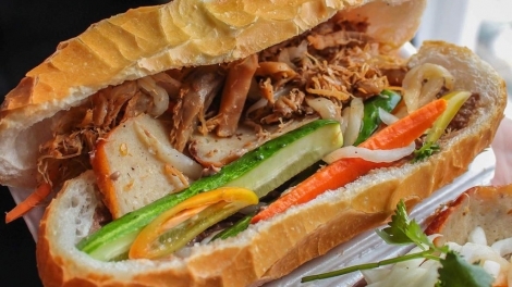 Four famous bread stands in HCM City