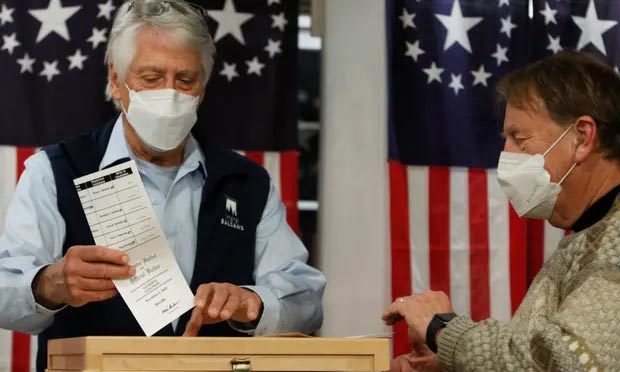 Hình ảnh dân Mỹ xếp hàng từ sáng sớm đi bầu tổng thống