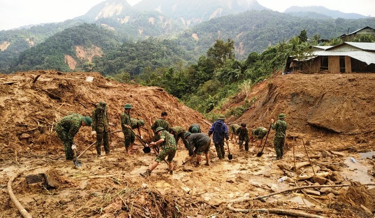 Bão số 10: Tạm dừng tìm kiếm nạn nhân mất tích trong 3 vụ sạt lở ở Quảng Nam