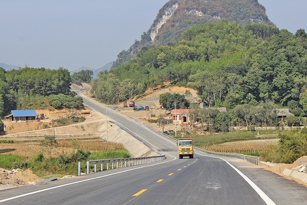 NTM ở Bắc Kạn: “Lộ thông, tài thông”