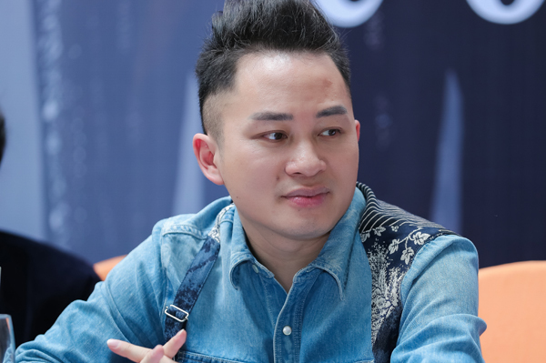 Tùng Dương mời Ngọt, Bùi Lan Hương tham gia liveshow