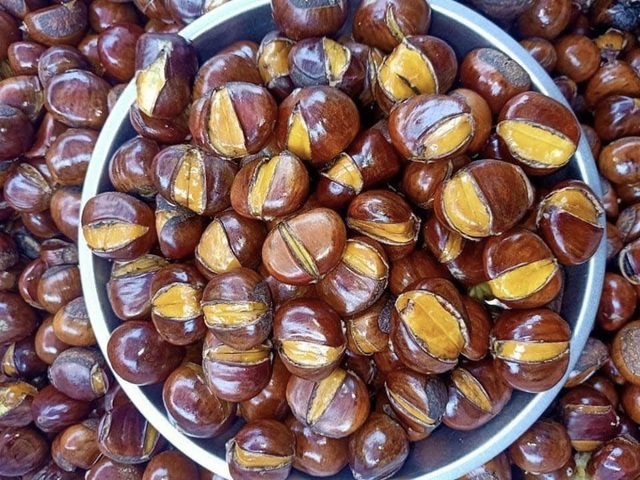 Dân buôn tiết lộ chiêu 'phù phép' hạt dẻ Trung Quốc khiến người mua sập bẫy