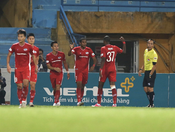 Viettel win, lead V.League1 in penultimate round