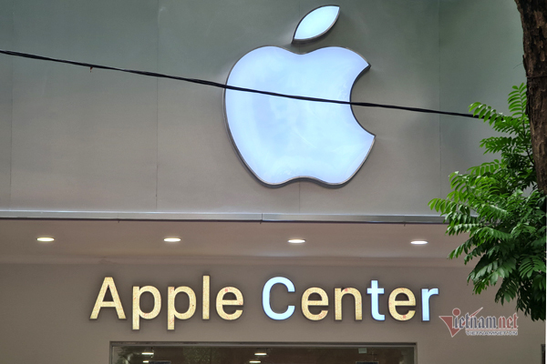 Apple stores appeared on the 