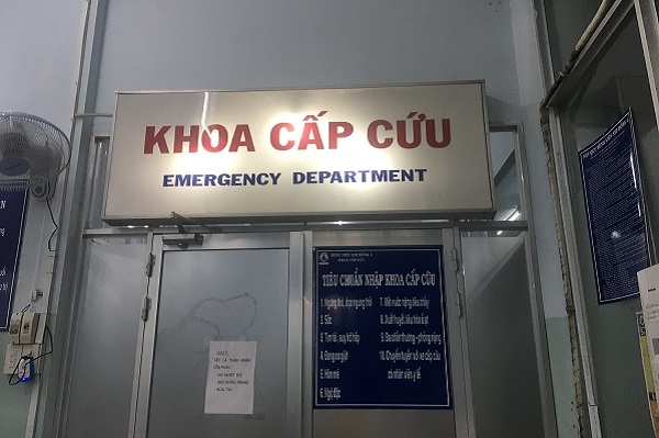 Kẹt giữa khe tường và nệm, bé gái 6 tháng tuổi tử vong