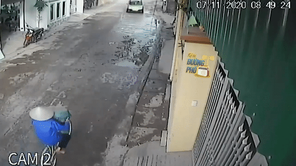 Clip bắt trộm xe máy ngoạn mục trong xóm trọ nóng nhất mạng xã hội