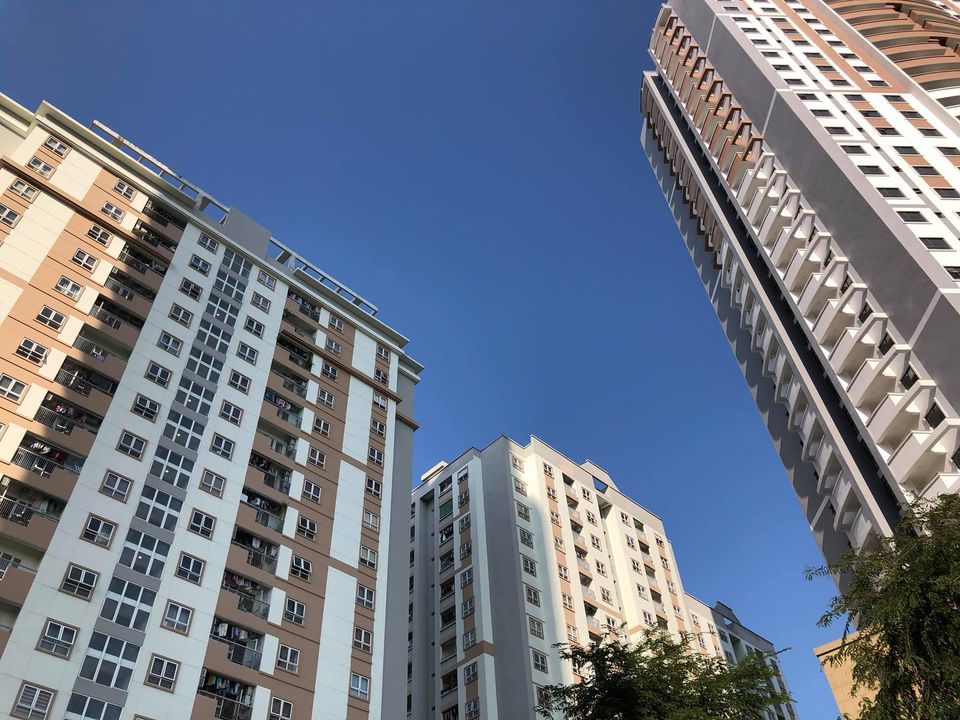 Có ba tỷ, đau đầu căn hộ cũ nội đô hay nhà mới ngoại thành