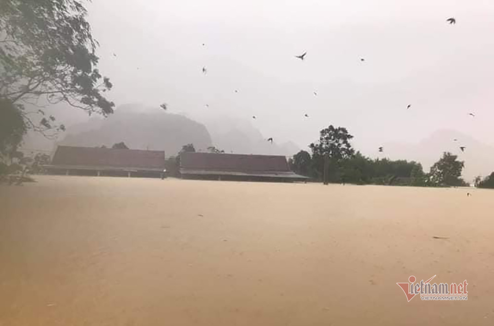 Dự báo thời tiết 10/11: Bão vào đất liền, Nam Trung Bộ mưa tầm tã