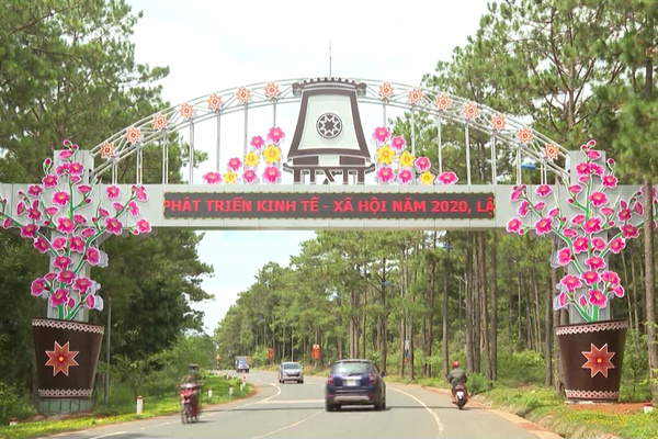 Kon Plông vượt khó xây dựng nông thôn mới