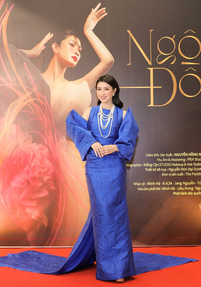 Hậu ly hôn, Lệ Quyên tươi tắn đến mừng Nguyễn Hồng Nhung