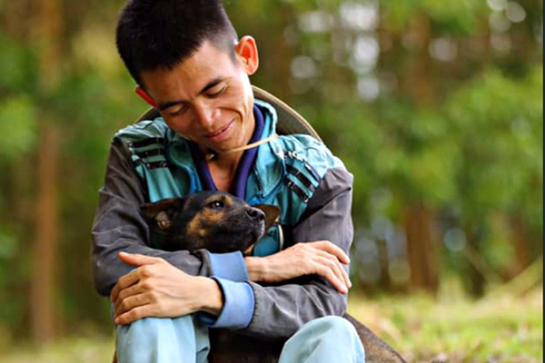 Chàng trai chăn bò Bình Định thành hiện tượng mạng, sao thế giới thích thú