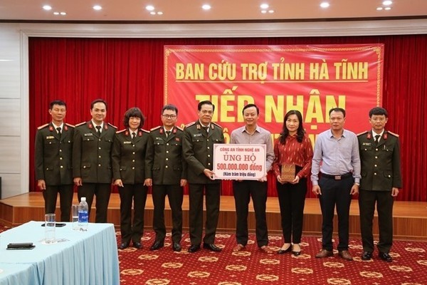 Hơn 3.000 tổ chức, cá nhân ủng hộ vùng lũ Hà Tĩnh gần 184 tỷ đồng