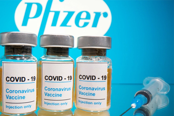 Vắc xin Pfizer gây thắc mắc về độ an toàn và hiệu quả lâu dài