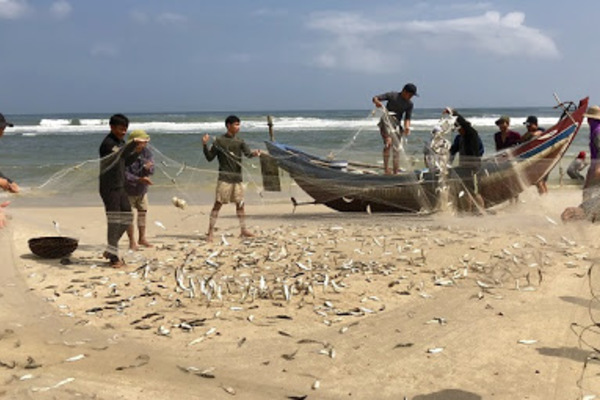 Triển khai Nghị quyết Đại hội lần thứ XIII của Đảng: Hướng ra biển và làm giàu từ biển