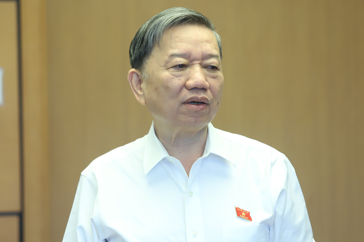 Bộ trưởng Công an nói về việc tách Luật Giao thông đường bộ