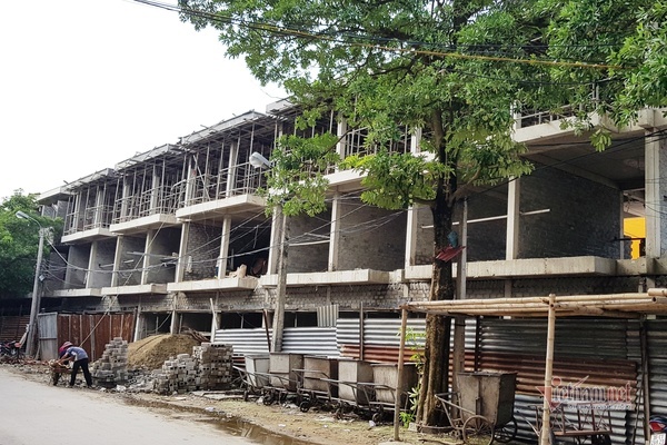 Chợ ở Thanh Hóa xây dựng vượt tầng, nhưng chưa bị xử lý