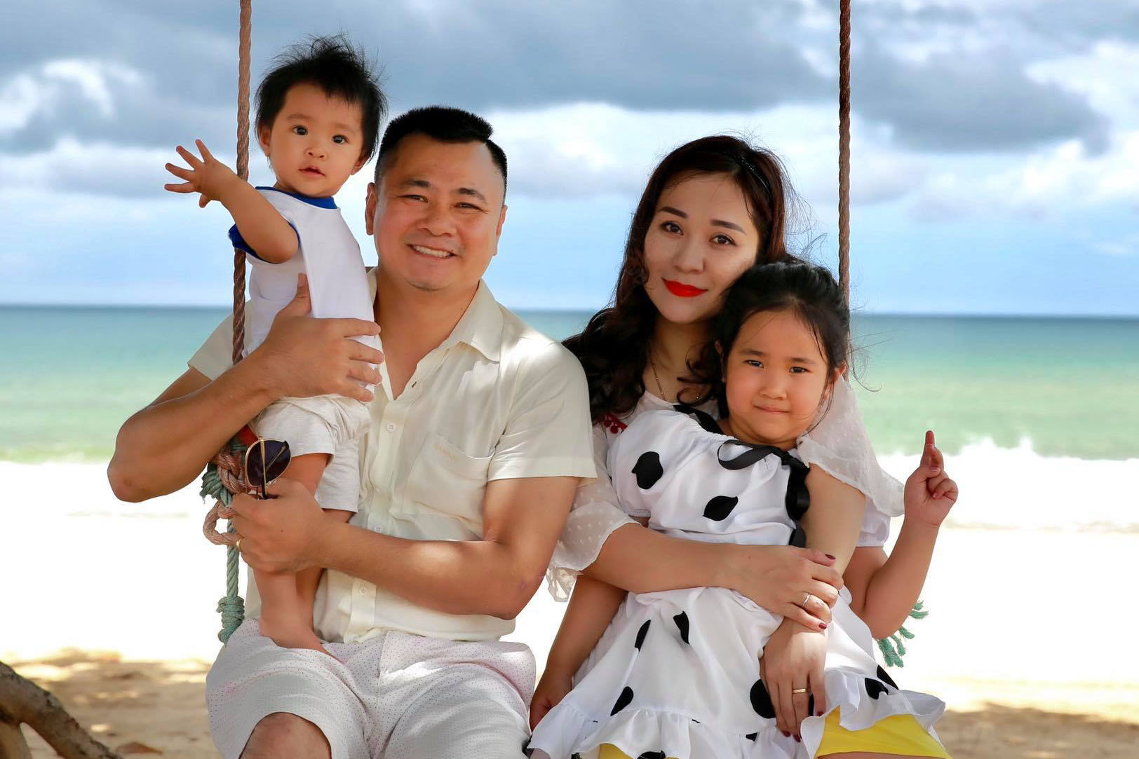 NSND Tự Long: 'Chỉ cần vợ căng thẳng, tôi sẽ trốn khỏi nhà'